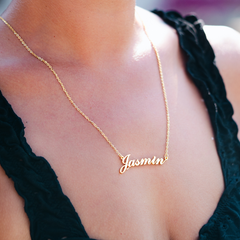 Classic Carrie Name Necklace